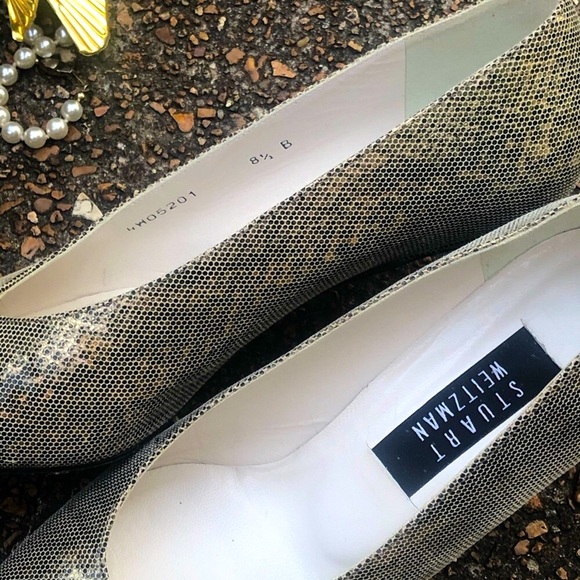STUART WEITZMAN | 8.5 B | Gold Silver Cream Snake Low Pumps Kitten Heels Almond - Picture 9 of 16